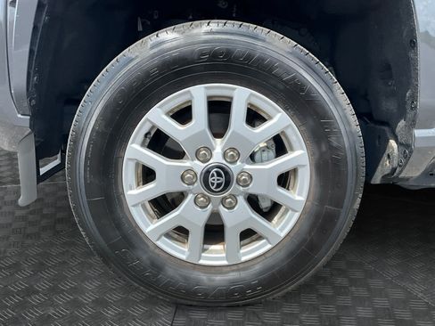 Used 2025 Toyota Tacoma SR5 AWD/4WD image 14