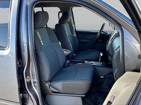 Used 2018 Nissan Frontier PRO-4X AWD/4WD image 7