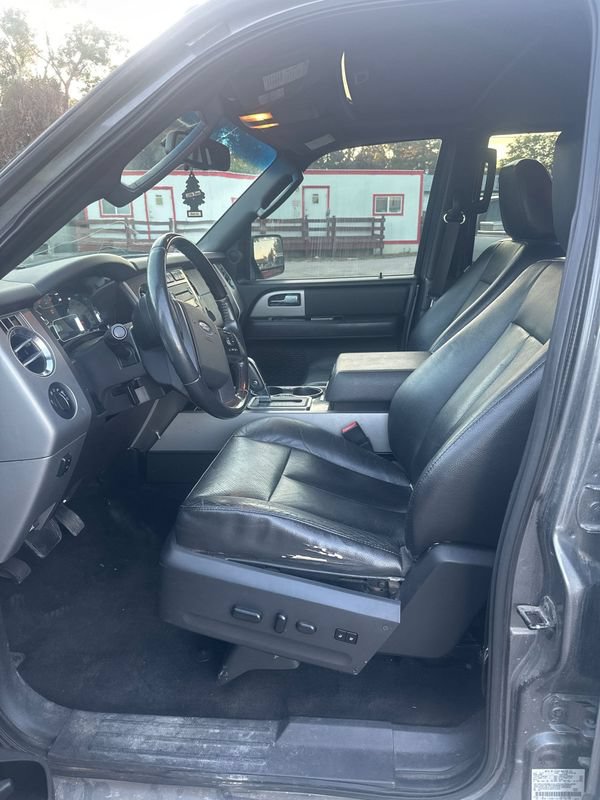 Used 2011 Ford Expedition EL Limited AWD/4WD image 2