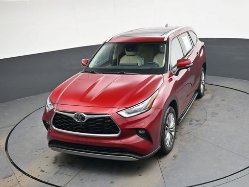 Used 2023 Toyota Highlander Platinum image 36