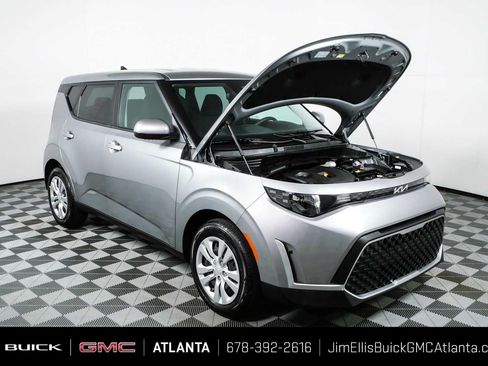 Used 2025 Kia Soul LX FWD image 30