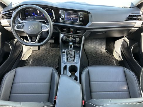 Used 2024 Volkswagen Jetta SE w/ Panoramic Sunroof Package FWD image 13