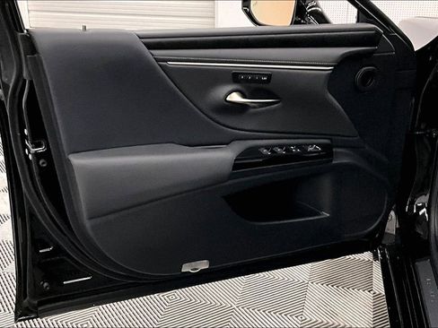 Used 2024 Lexus ES 350 w/ Premium Package FWD image 21
