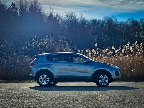 Used 2019 Kia Sportage LX image 3