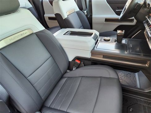 Used 2025 GMC Hummer EV 2X image 9