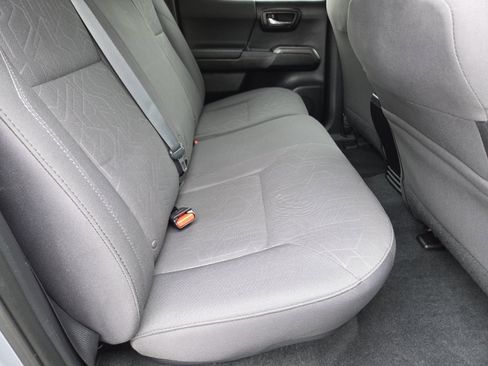 Used 2017 Toyota Tacoma TRD Sport AWD/4WD image 26