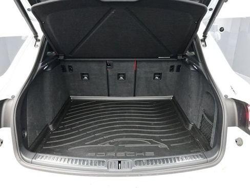 Certified 2024 Porsche Macan Turbo AWD/4WD image 15