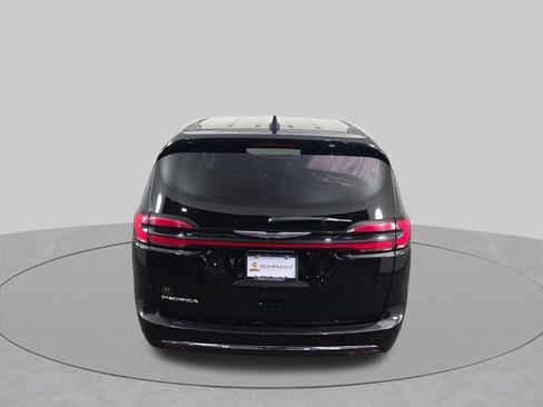 Used 2024 Chrysler Pacifica Touring-L FWD image 38