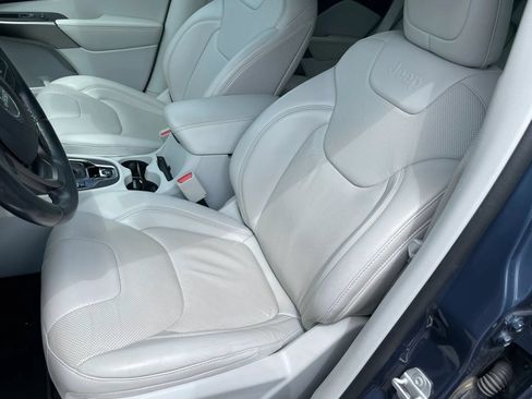 Used 2020 Jeep Cherokee Limited AWD/4WD image 17