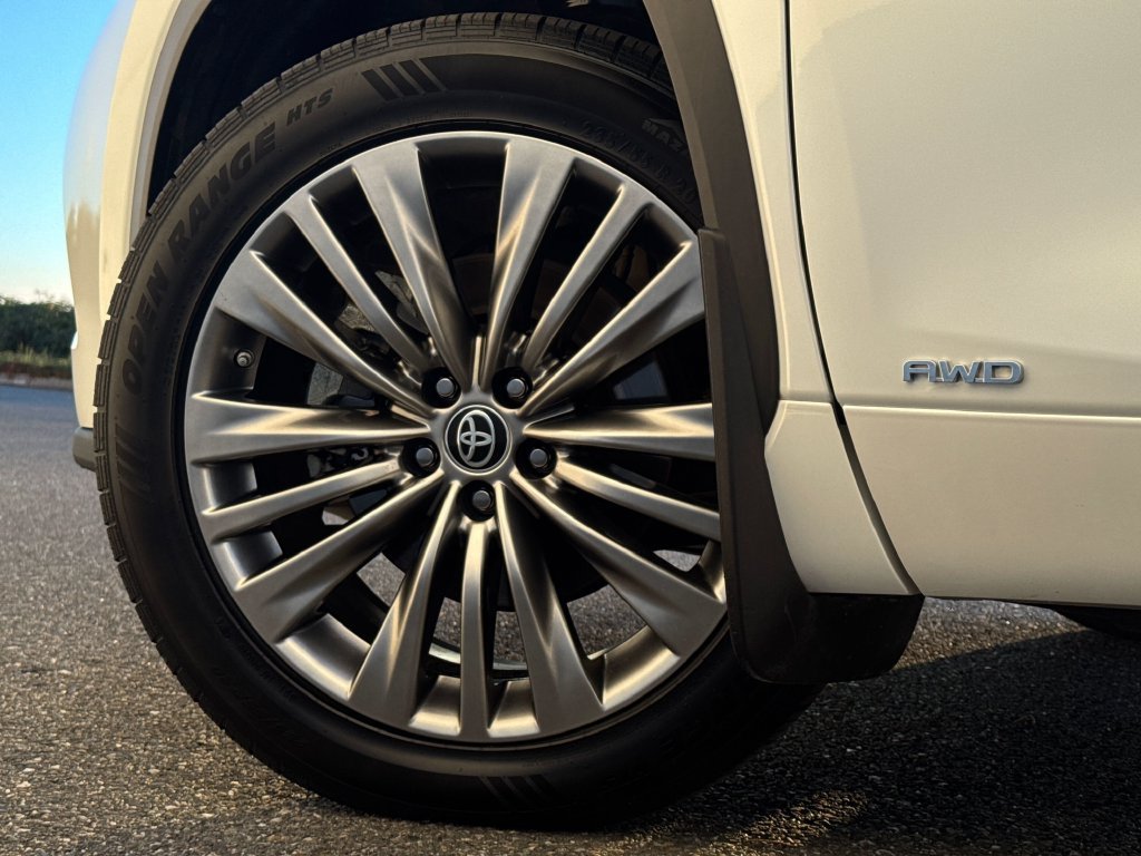 Certified 2022 Toyota Highlander Platinum AWD/4WD image 34