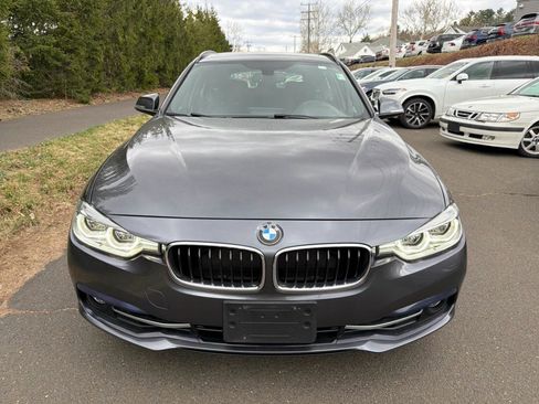 Used 2018 BMW 330i xDrive Wagon image 2