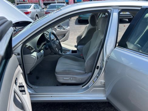Used 2009 Toyota Camry LE FWD image 13