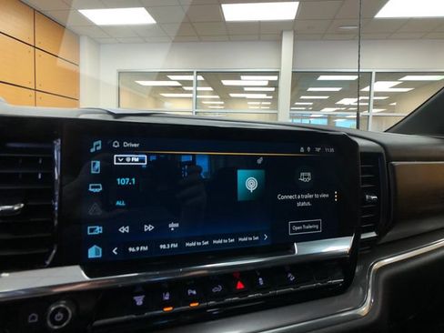 Used 2024 Chevrolet Silverado 2500 High Country w/ Midnight Edition AWD/4WD image 15