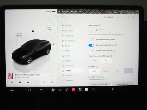 Used 2023 Tesla Model Y Long Range AWD/4WD image 31