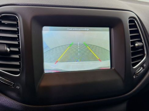 Used 2019 Jeep Compass Latitude w/ Popular Equipment Group image 16