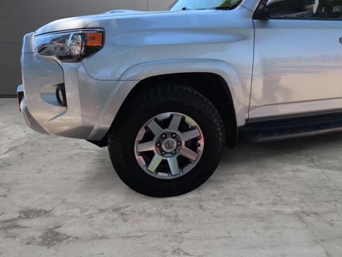 Used 2016 Toyota 4Runner Trail AWD/4WD image 9