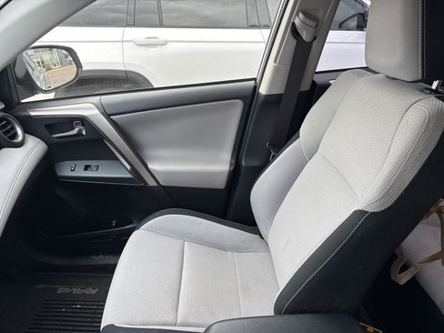 Used 2018 Toyota RAV4 XLE w/ Convenience Package image 9