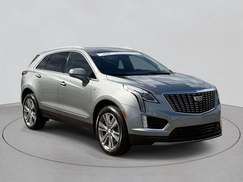 Certified 2024 Cadillac XT5 Premium Luxury FWD image 3