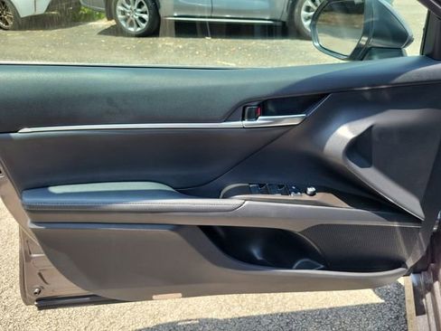 Used 2021 Toyota Camry XLE image 12