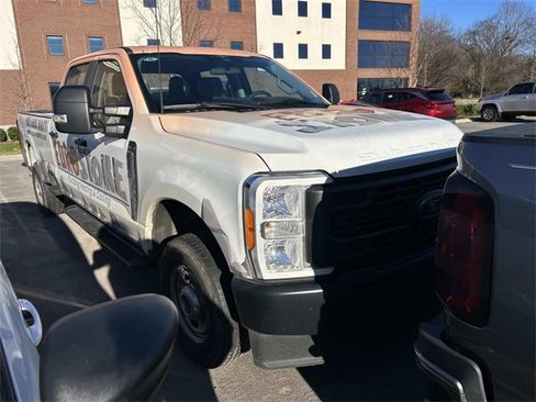 Used 2023 Ford F250 XL image 2