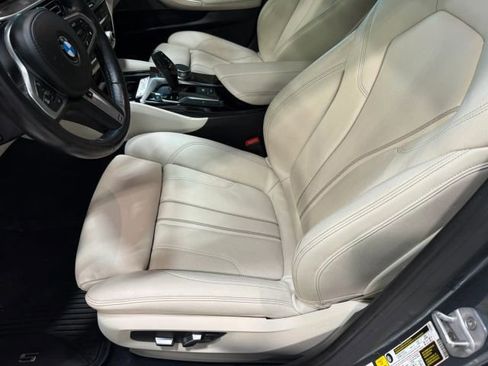 Used 2018 BMW 540i w/ M Sport Package RWD image 24