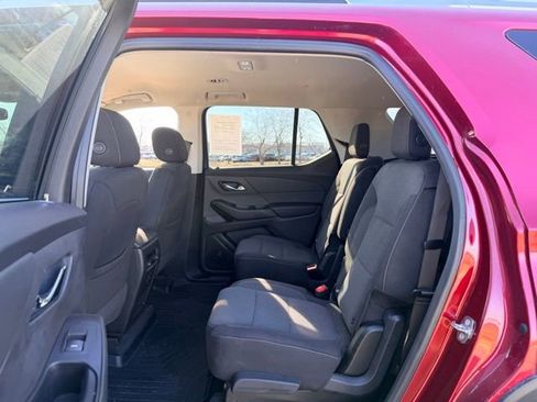 Used 2018 Chevrolet Traverse LT image 8