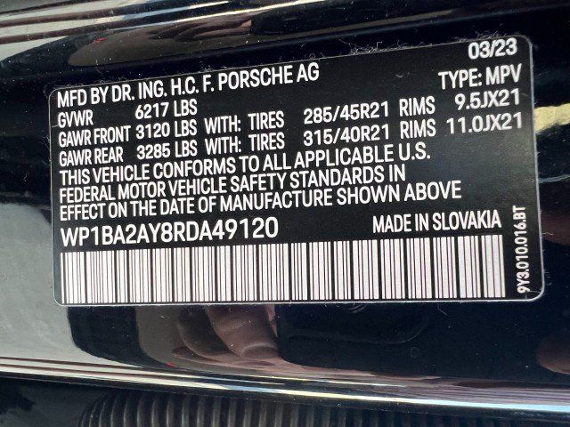 Used 2024 Porsche Cayenne Coupe AWD/4WD image 32