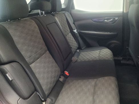 Used 2020 Nissan Rogue Sport SV image 19