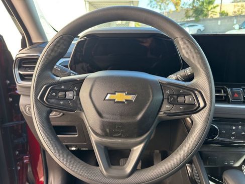 Used 2025 Chevrolet TrailBlazer LT image 28