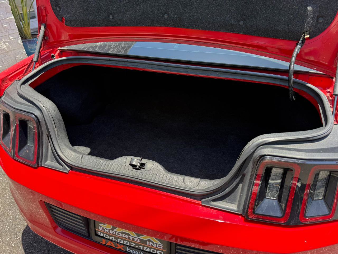 Used 2014 Ford Mustang GT Premium w/ Comfort Package RWD image 18