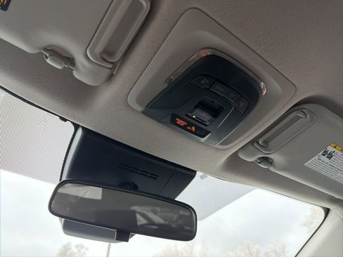 Certified 2023 Toyota Corolla Cross LE image 32