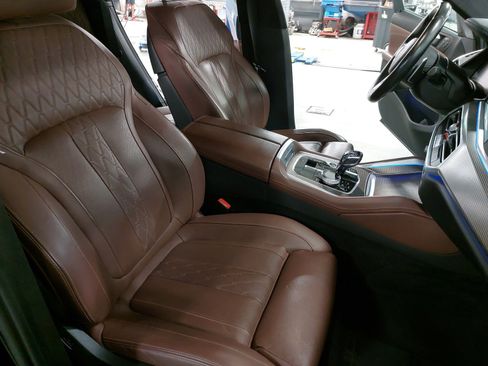 Used 2022 BMW X6 xDrive40i w/ M Sport Package image 10