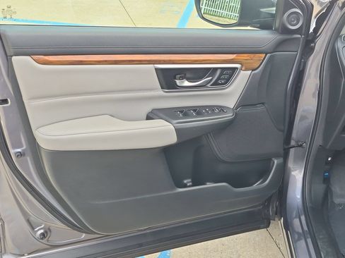 Used 2017 Honda CR-V Touring image 13