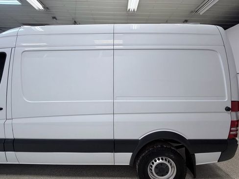 Used 2017 Mercedes-Benz Sprinter 2500 image 6