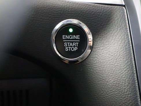 Used 2024 Ford Edge Titanium image 32