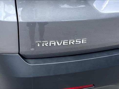 Used 2018 Chevrolet Traverse LS FWD image 31