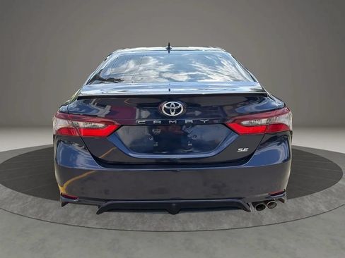 Used 2021 Toyota Camry SE FWD image 6