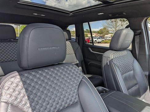 Used 2024 GMC Acadia Denali w/ Super Cruise Package FWD image 20