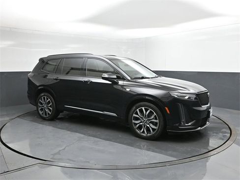 Used 2021 Cadillac XT6 Sport image 17