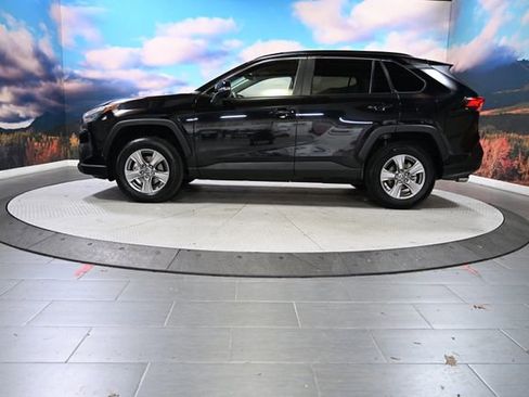 Used 2024 Toyota RAV4 XLE image 5