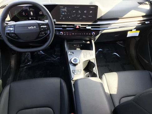 New 2026 Kia Sportage EX image 17