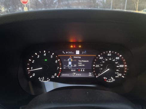 Used 2023 Nissan Frontier PRO-4X w/ Pro-4X Premium Package image 8