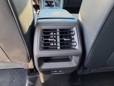 New 2026 Volkswagen Tiguan SE R-Line image 15