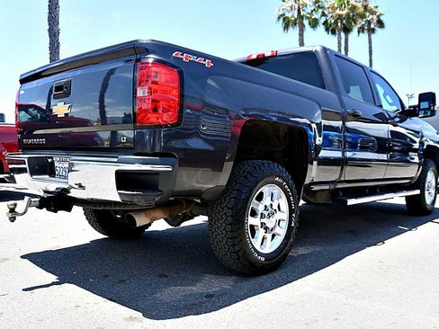 Used 2015 Chevrolet Silverado 2500 LT w/ LT Convenience Package AWD/4WD image 7