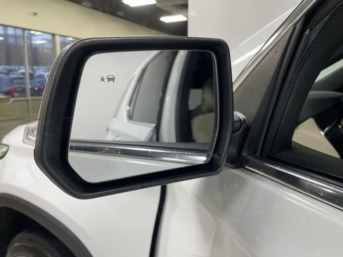 Used 2023 Chevrolet Traverse LT w/ Rear Camera Mirror Package AWD/4WD image 30