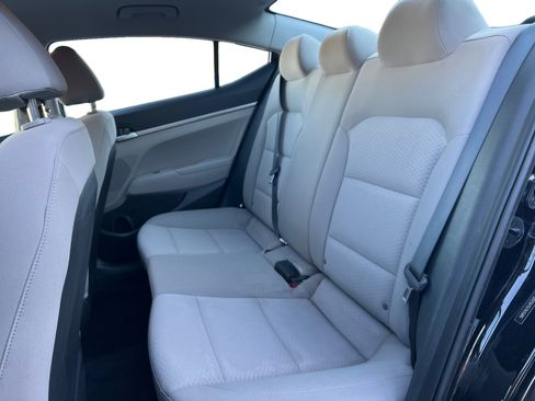 Used 2020 Hyundai Elantra SE image 13