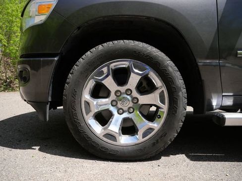 Used 2019 RAM 1500 Big Horn AWD/4WD image 9