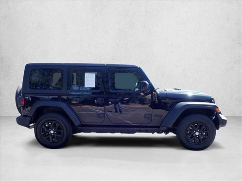 Used 2023 Jeep Wrangler Unlimited Sport AWD/4WD image 5