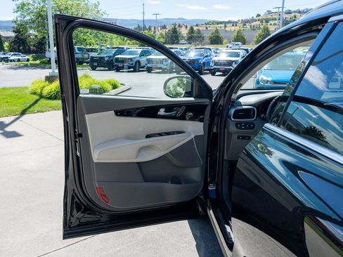 Used 2019 Kia Sorento SX w/ SX Touring Package AWD/4WD image 17
