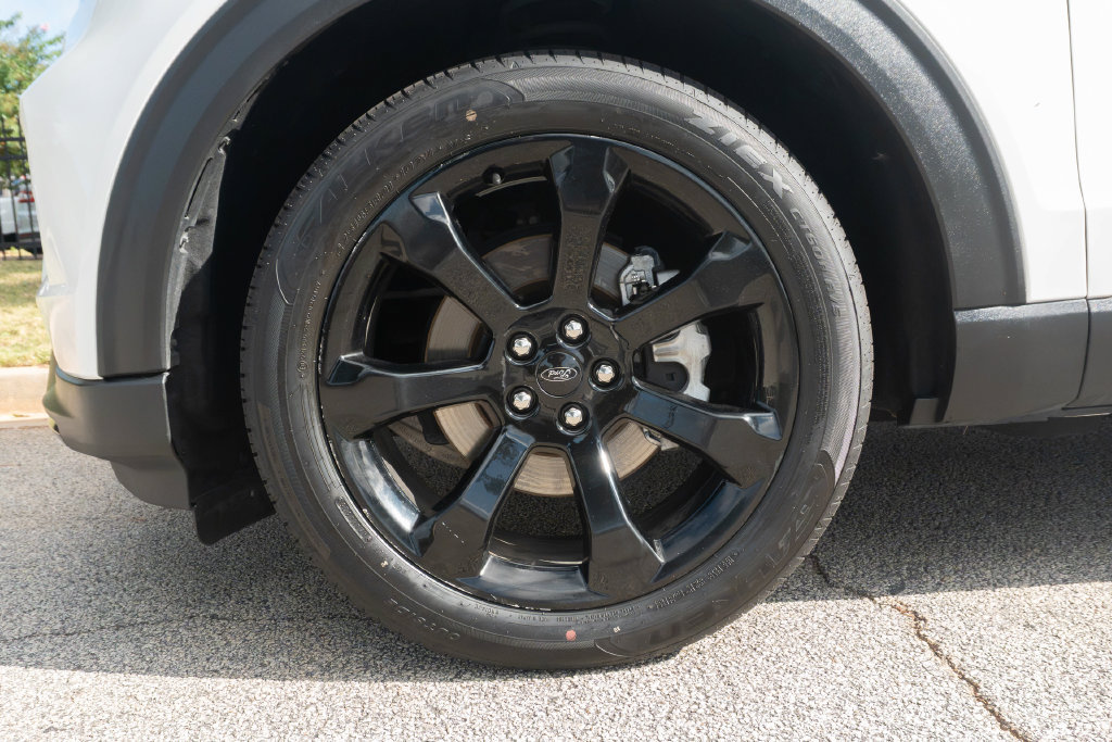 Used 2023 Ford Explorer ST RWD image 2